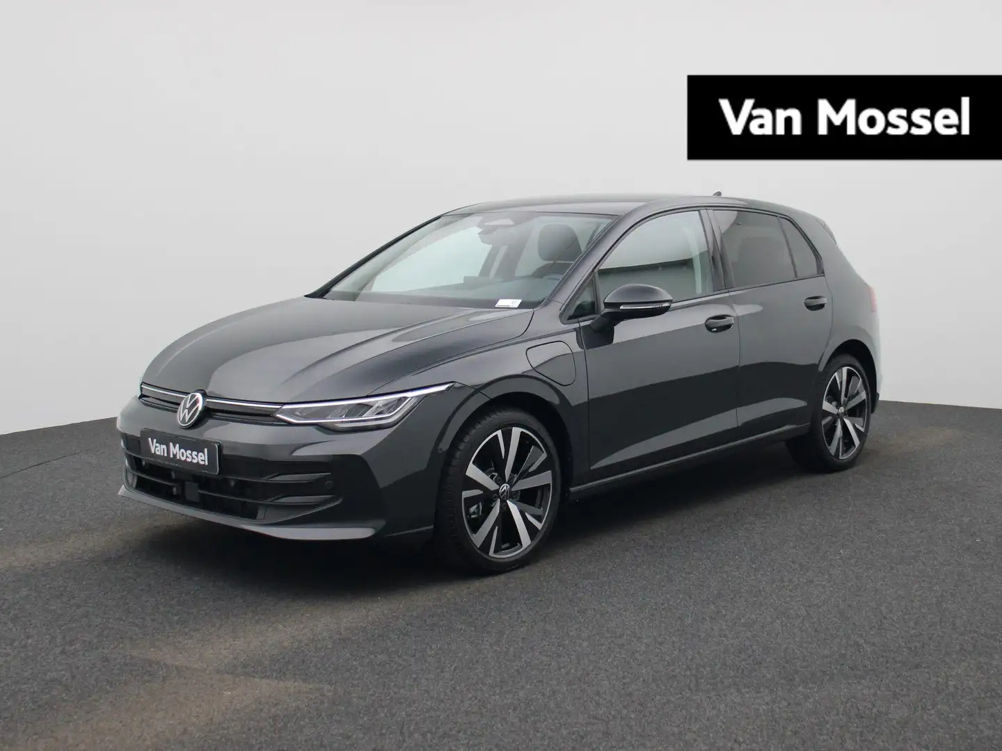 Volkswagen Golf 1.5 eHybrid Life Edition 204 PK | Fysieke Voorraad Grijs - 1