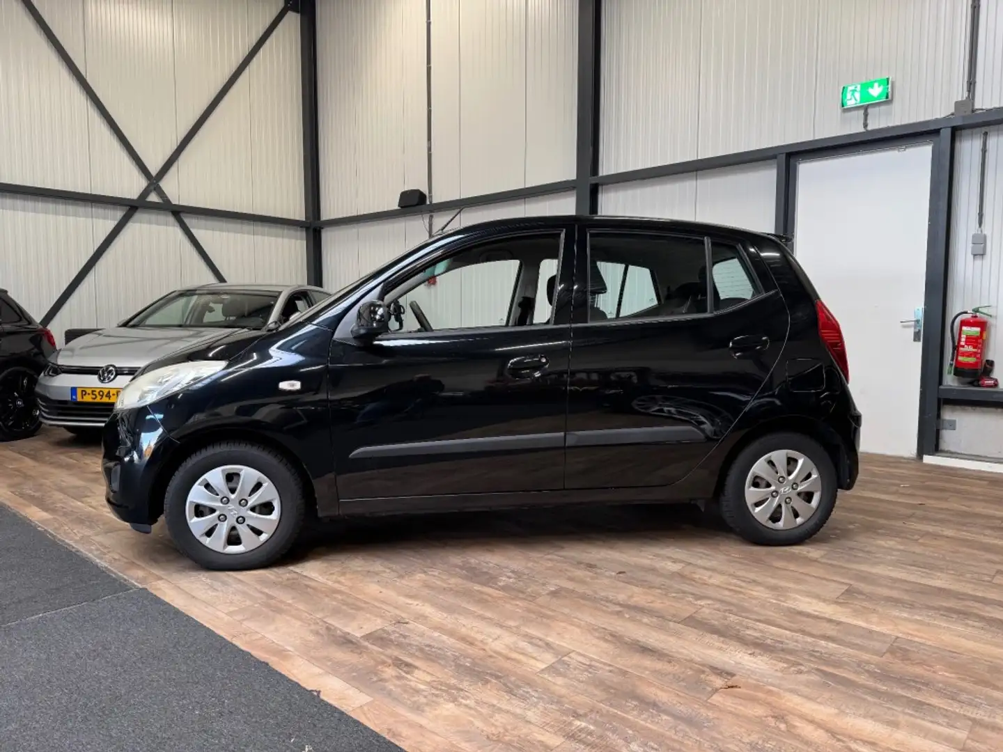 Hyundai i10 1.1 i-Drive / 5-DRS / PDC / ELEK PAKKET / Schwarz - 2