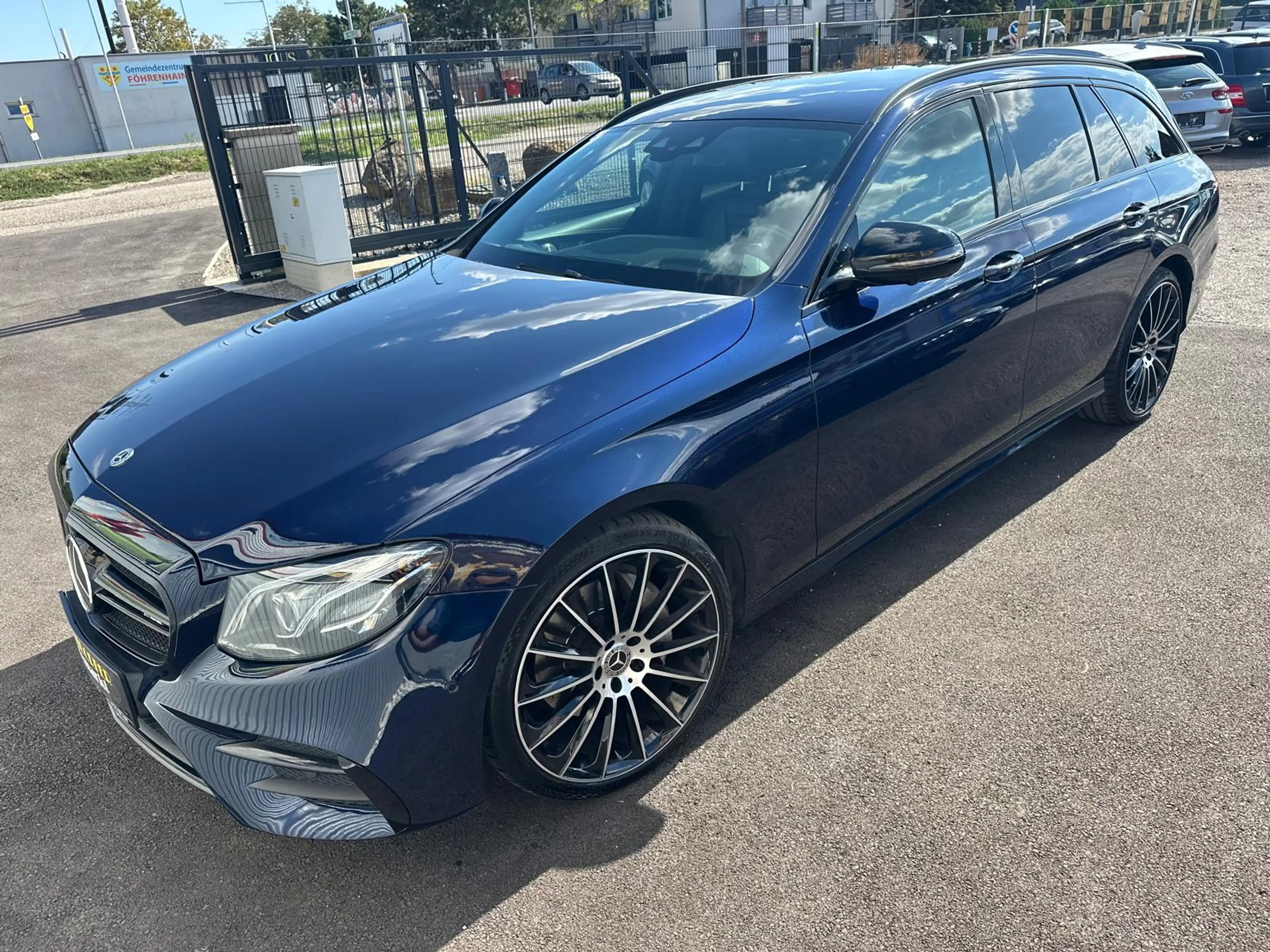 Mercedes-Benz E 350 E 350 d V6 Aut. AMG Line **Finanzierung** — photo 4