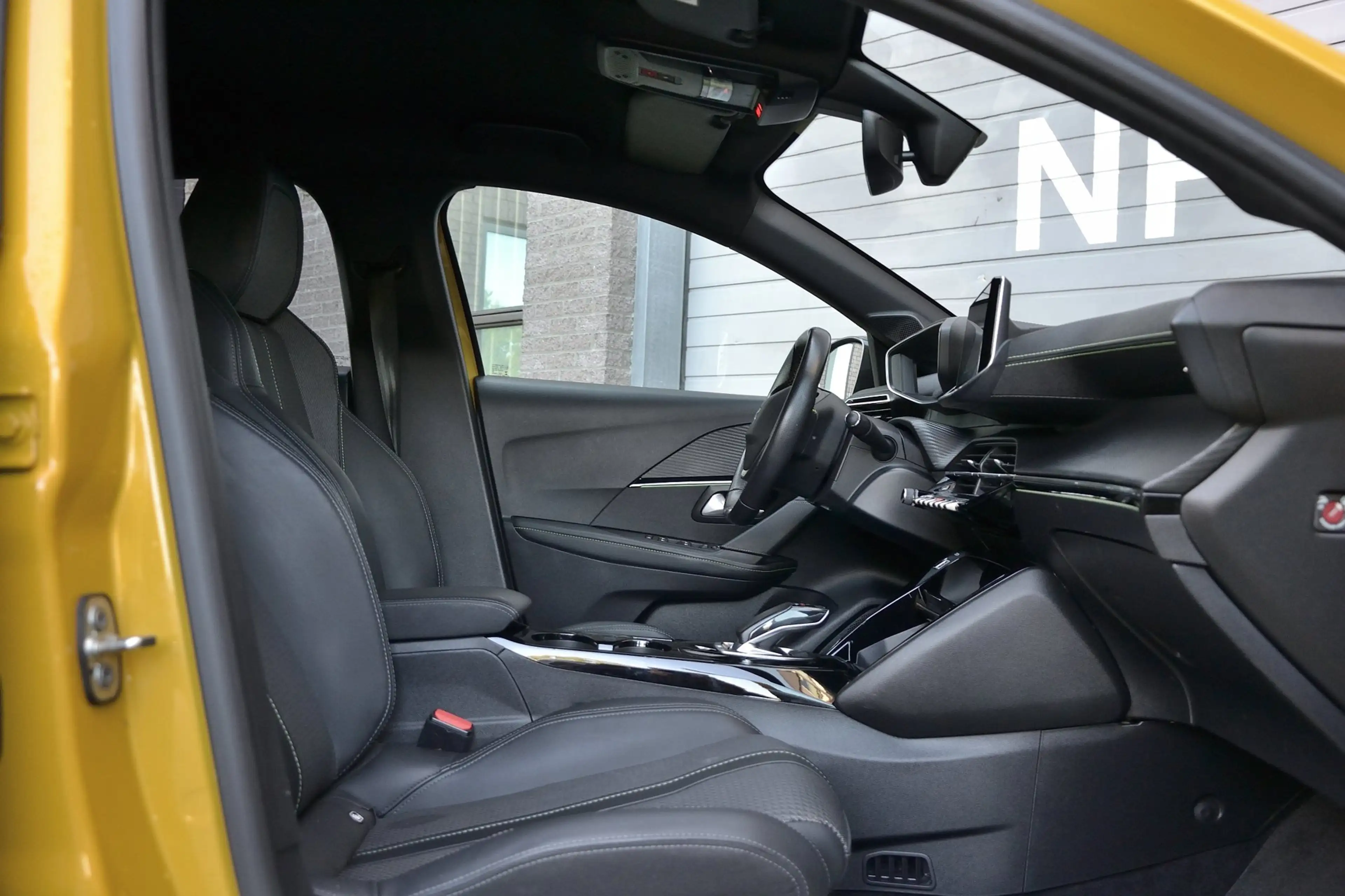 Peugeot e-208 GT 50kWh | Stoelverwarming | Achteruitrijcamera | — photo 15