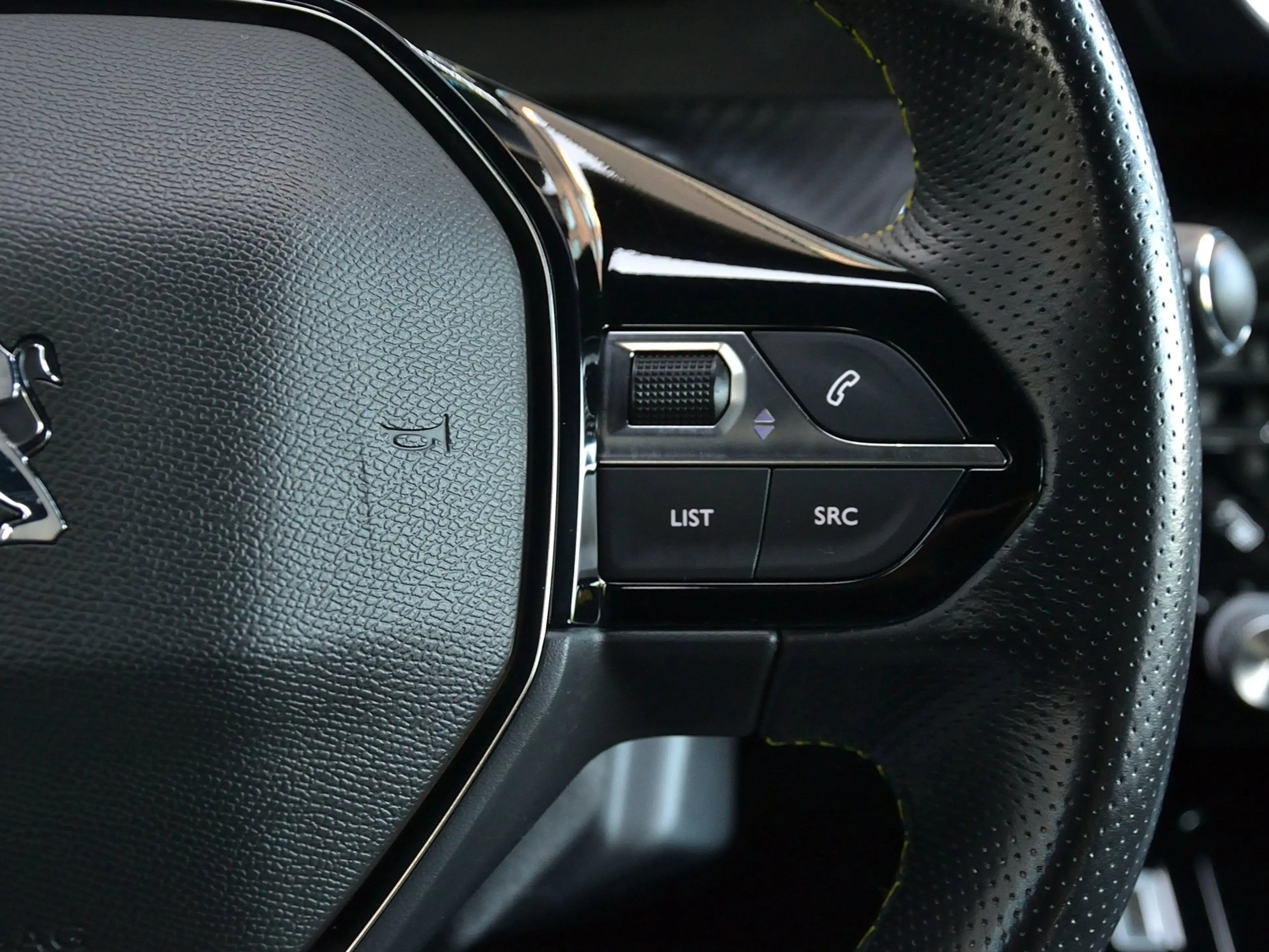 Peugeot e-208 GT 50kWh | Stoelverwarming | Achteruitrijcamera | — photo 4