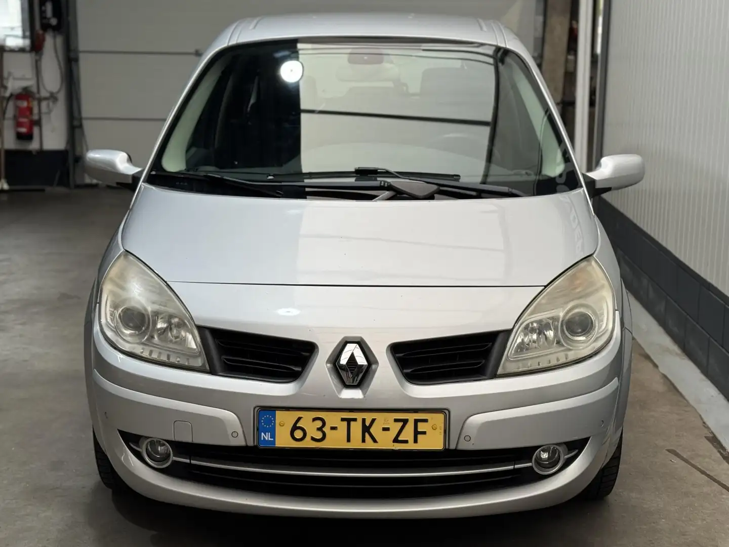 Renault Grand Scenic 2.0-16V Tech Line 7p. Grijs - 2