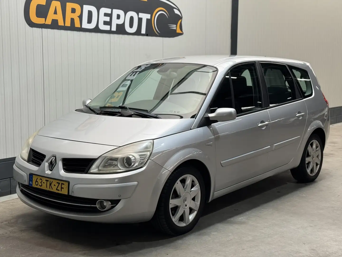 Renault Grand Scenic 2.0-16V Tech Line 7p. Grijs - 1