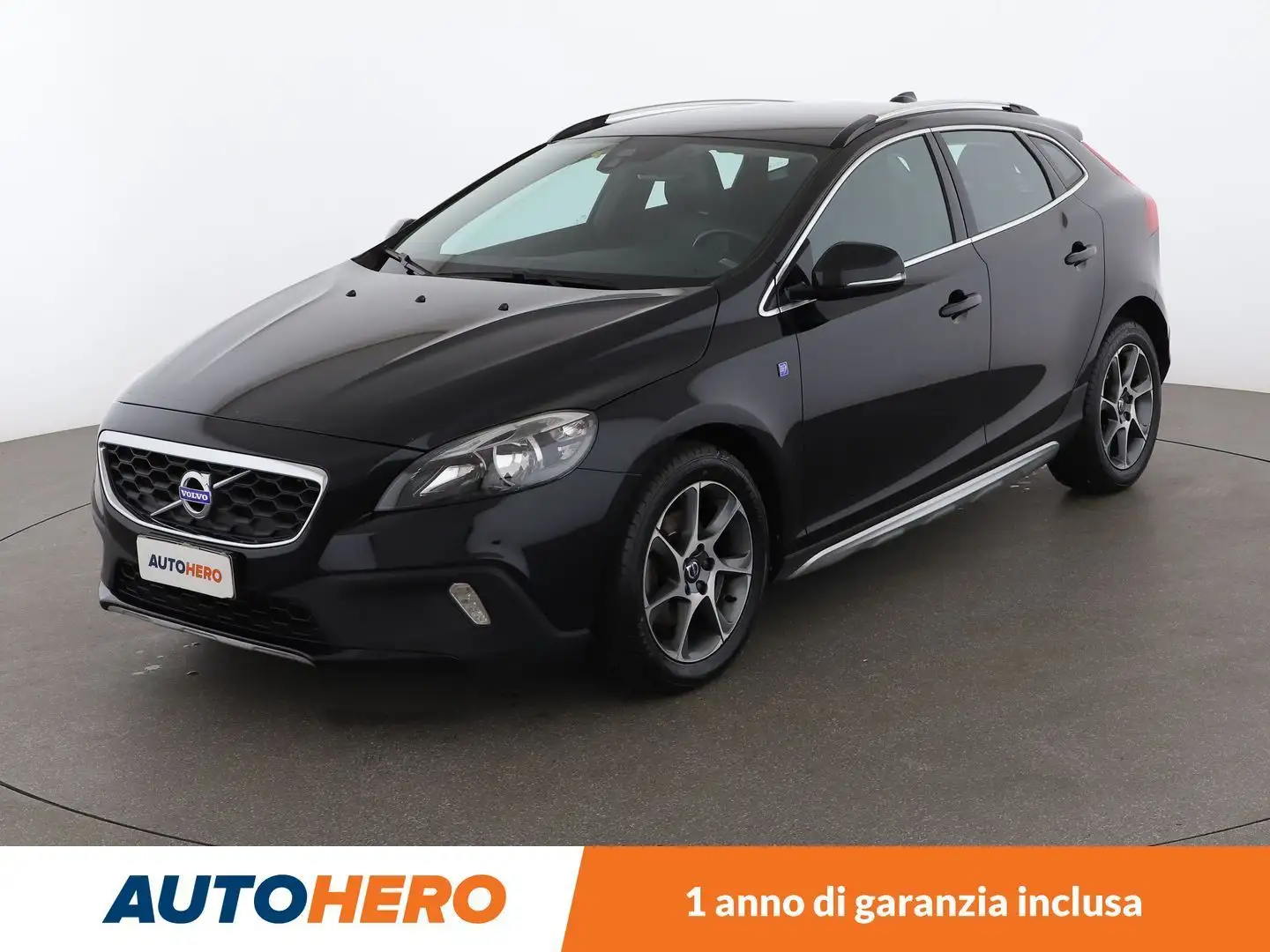 Volvo V40 Cross Country 1.6 D2 Ocean Race Noir - 1