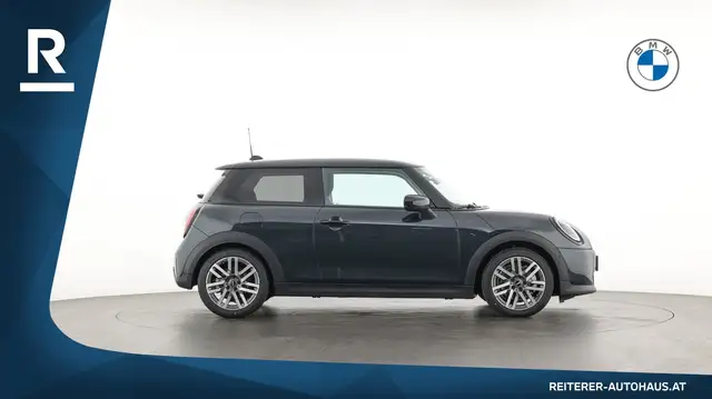 Mini Hatch view 7