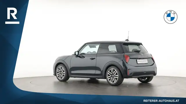 Mini Hatch view 4