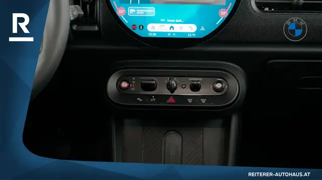 Mini Hatch view 15