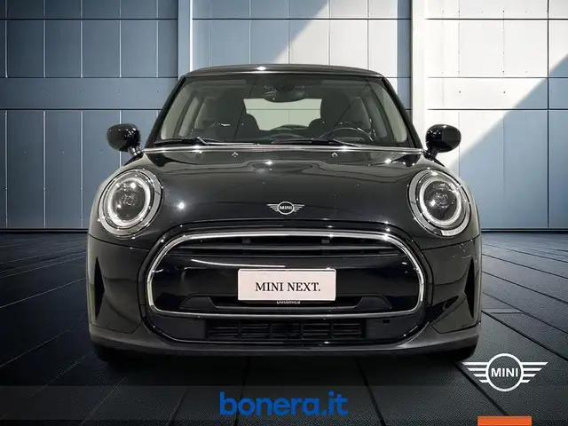Mini Hatch view 3