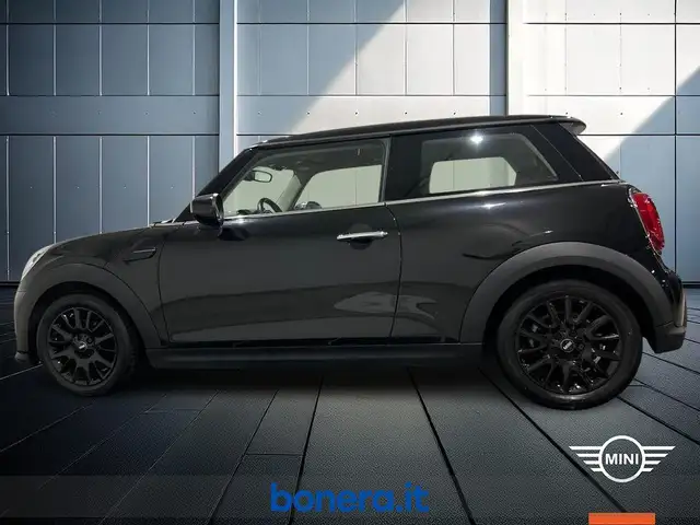 Mini Hatch view 9