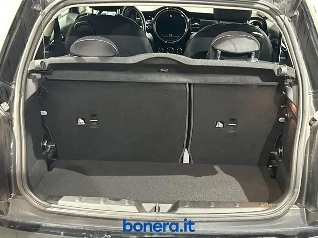 Mini Hatch view 13