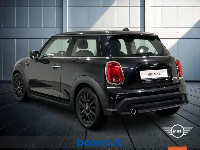 Mini Hatch view 8