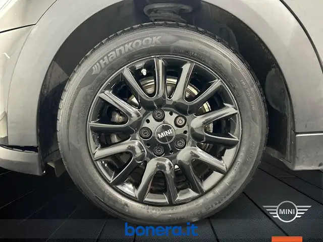 Mini Hatch view 12