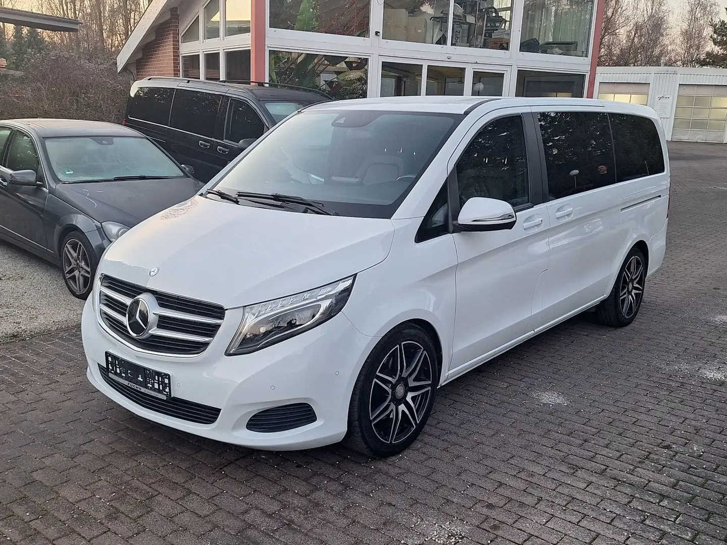 Mercedes-Benz V 220 V 250 d SCORE lang 19 Zoll 6 Sitzer LED Kamera Weiß - 2