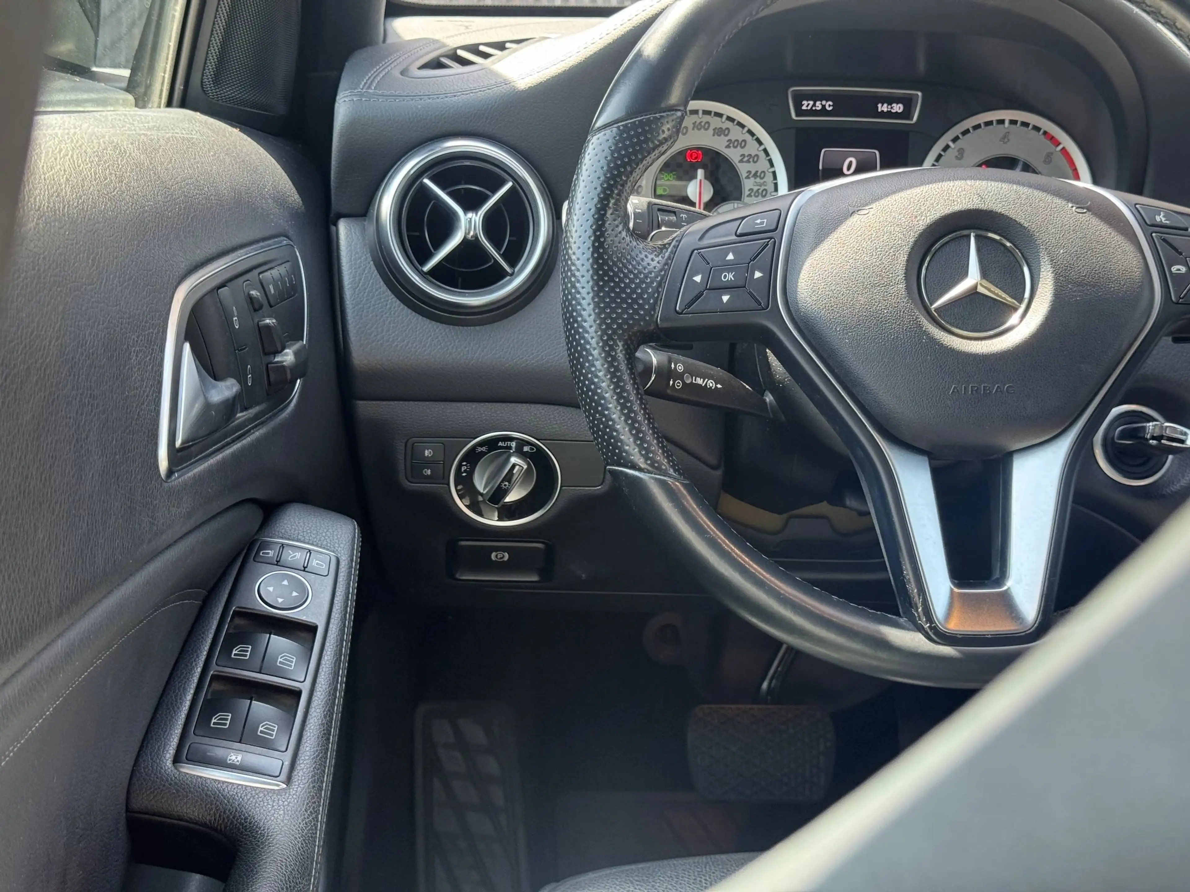 Mercedes-Benz A 220 AMG PACK — photo 12