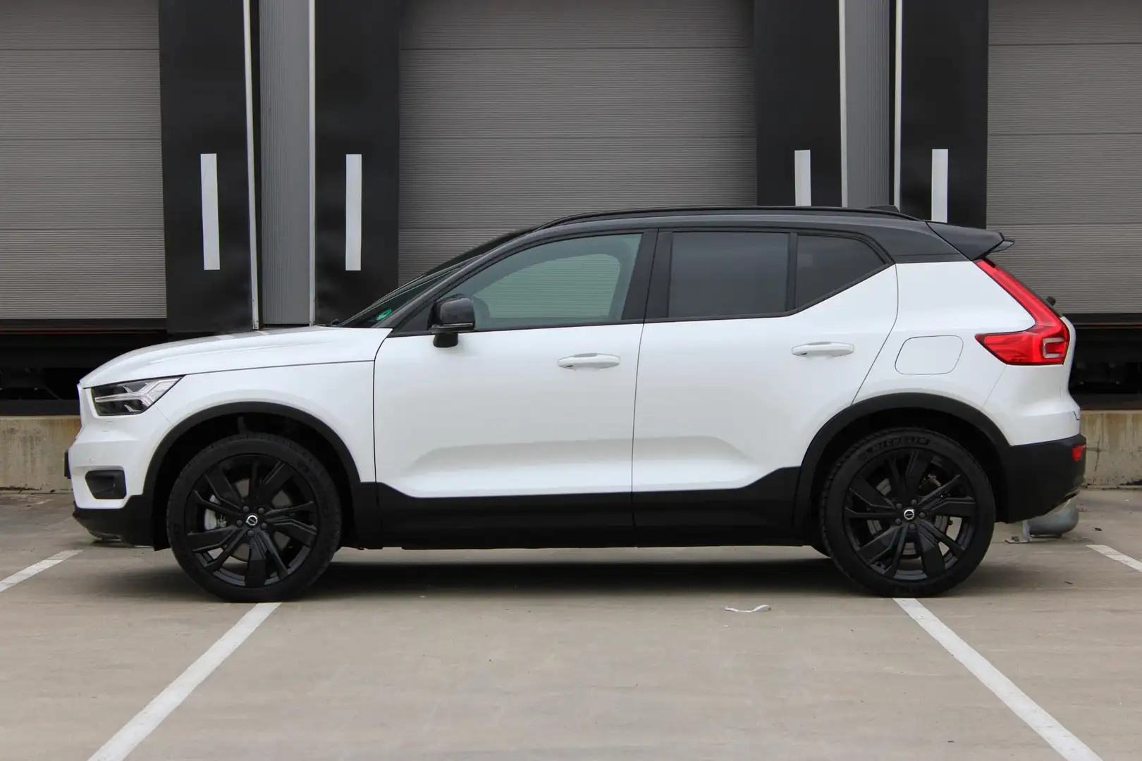 Volvo XC40 Recharge P8 AWD R-Design Lichtmetalen Velgen 20" | Blanc - 2