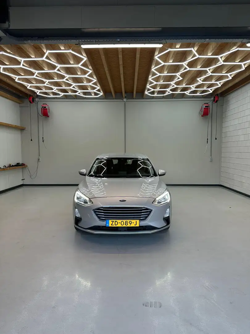 Ford Focus 1.0 EcoBoost Trend Edition Business GOED-ONDERHOUD Grijs - 2