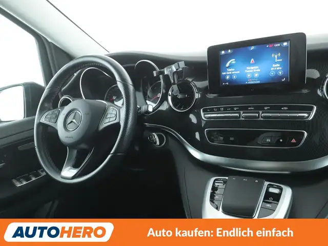 Mercedes-Benz V-Class view 13