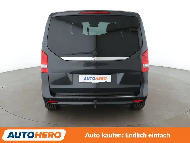 Mercedes-Benz V-Class view 5