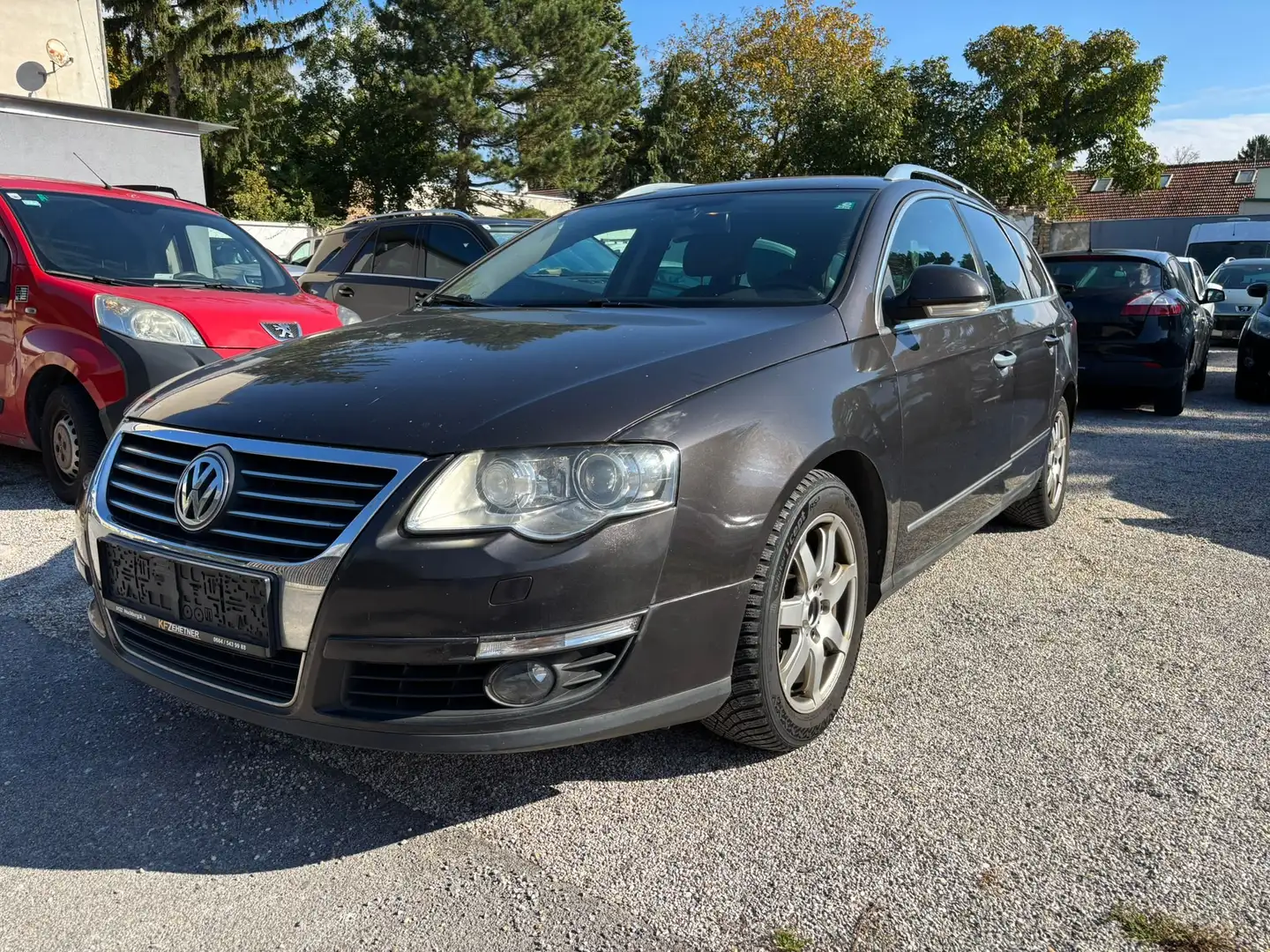 Volkswagen Passat Variant Highline 2,0 TDI Autom. DSG 140PS Sportpaket Xenon Braun - 1