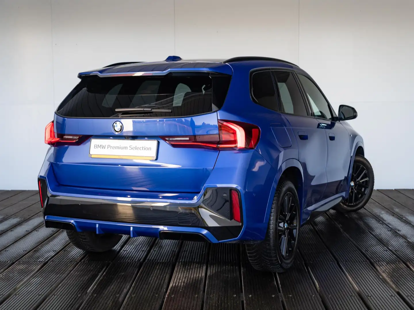BMW X1 sDrive20i | M Sportpakket | Driving Assistant Plus Blauw - 2