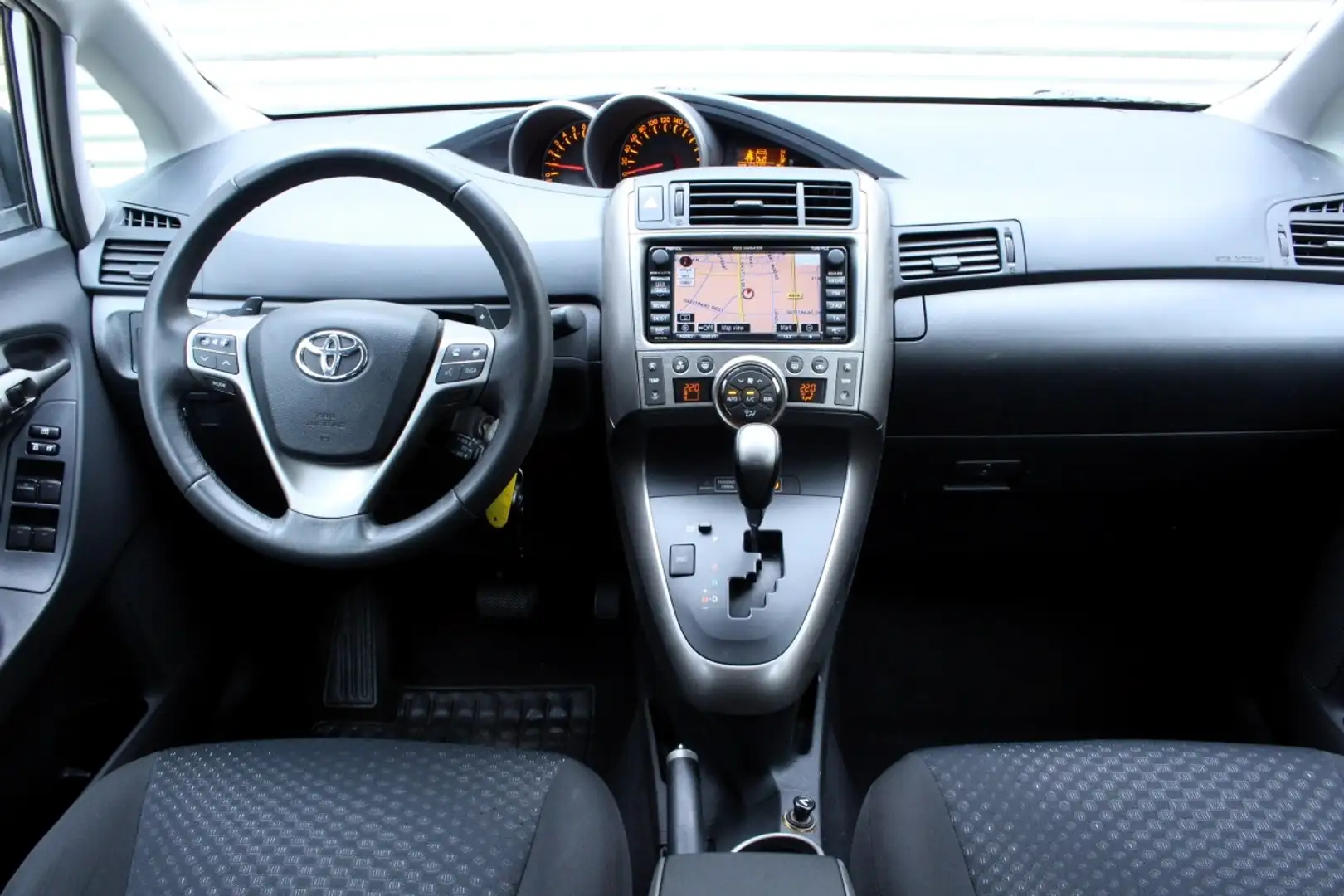 Toyota Verso 1.8 VVT-i Dynamic 7pers AUTOMAAT youngtimer NAVI C Gris - 2