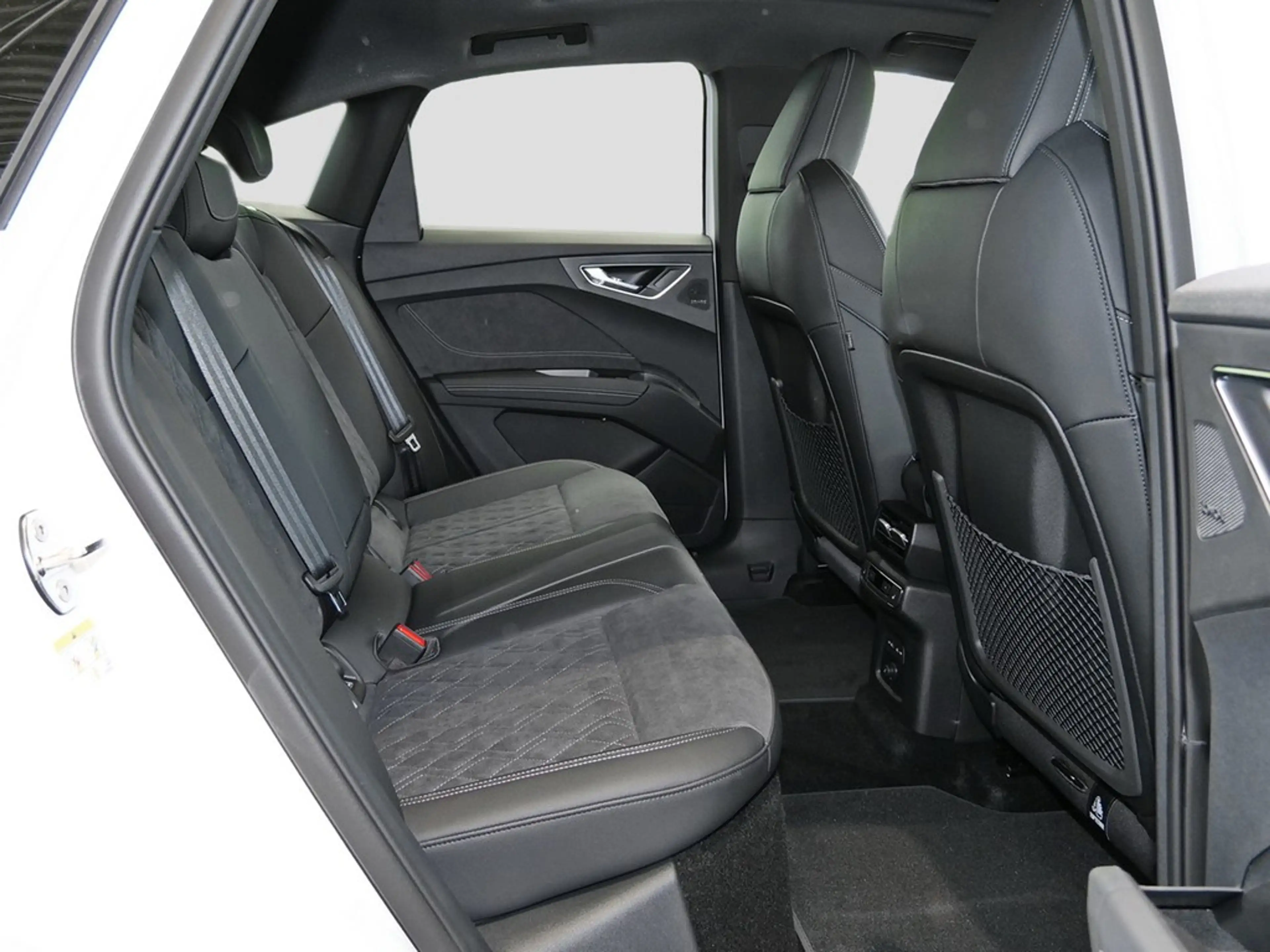 Audi R8 Q4 UPE br. 82.785,- Sportback e-tron quattro 25... — photo 10