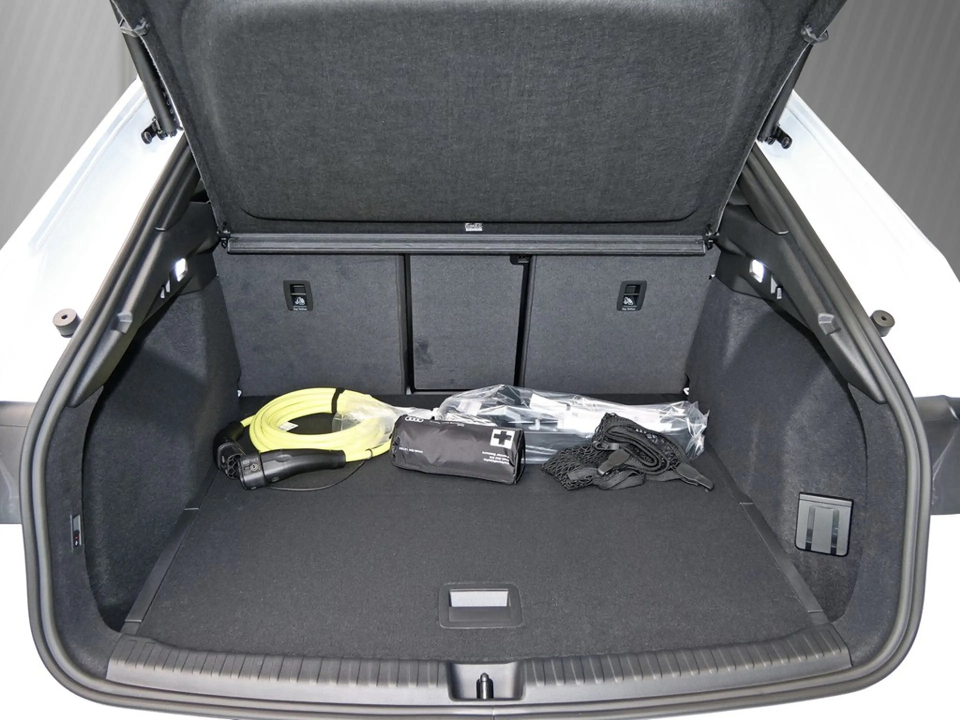 Audi R8 Q4 UPE br. 82.785,- Sportback e-tron quattro 25... — photo 6