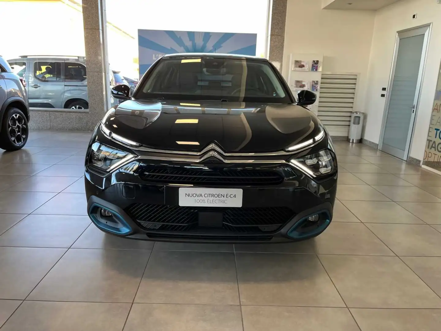 Citroen E-C4 Electric 100% ELETTRICA 136cv SHINE KM ZERO Nero - 2