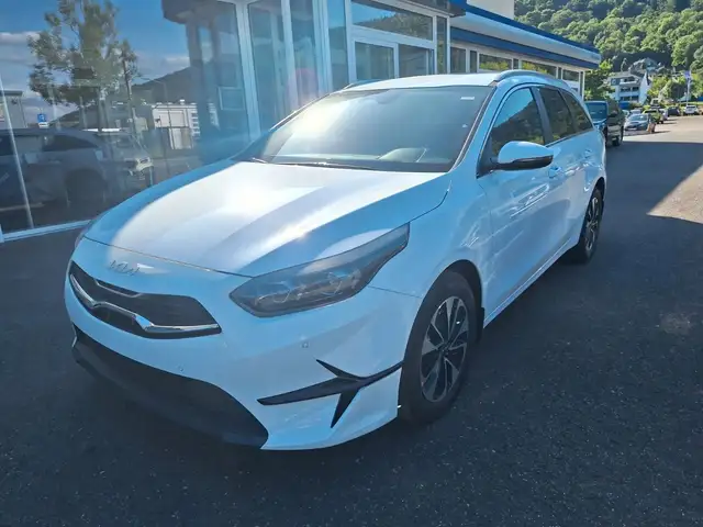 Kia Ceed SW / cee'd SW Ceed SPORTWAGON 1.5 T-GDI"Gold"Navi*JETZT o.NIE!