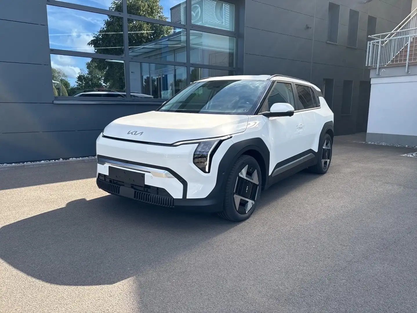 Kia EV3 58.3 EARTH WIC BUS UPG DWP 19Z SD Weiß - 1