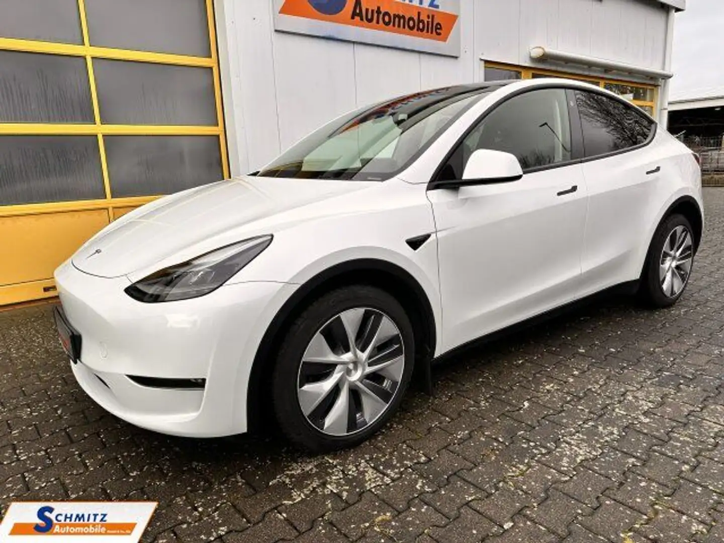 Tesla Model Y AWD Dual Motor AHK/ 1.Hand/U-Frei Weiß - 2