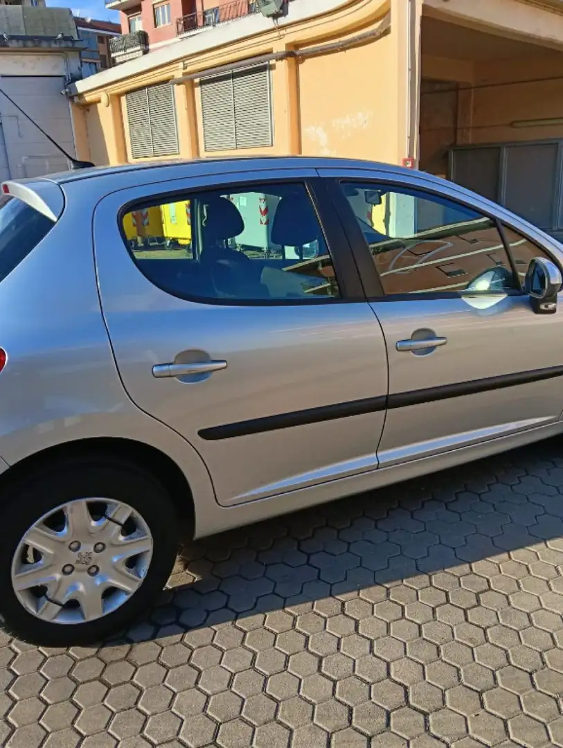 Peugeot 207 1.4 88CV 5p. Gris - 2
