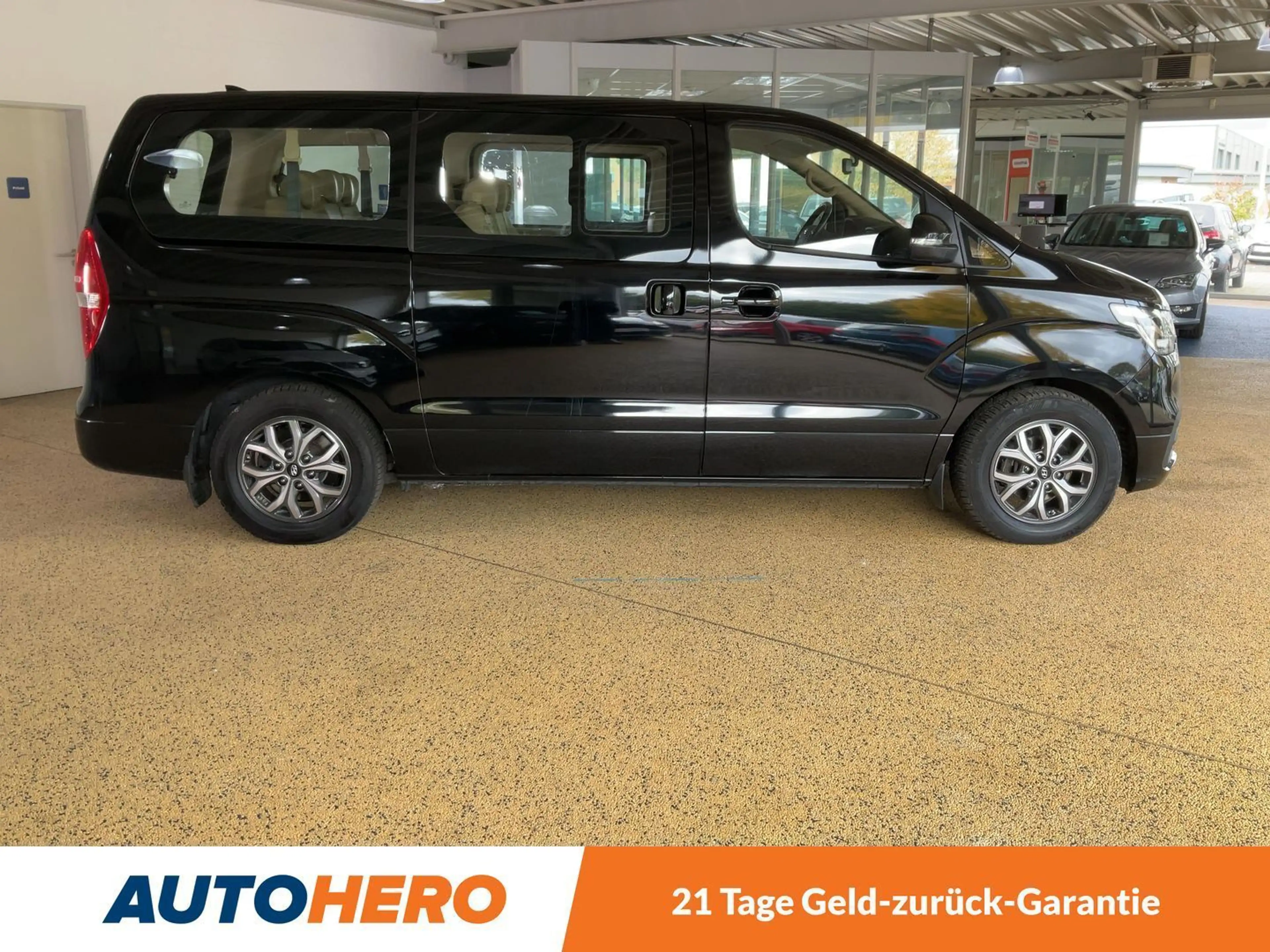Hyundai H-1 2.5 CRDi Travel Premium Aut*NAVI*TEMPO*CAM*PDC*SHZ — photo 7