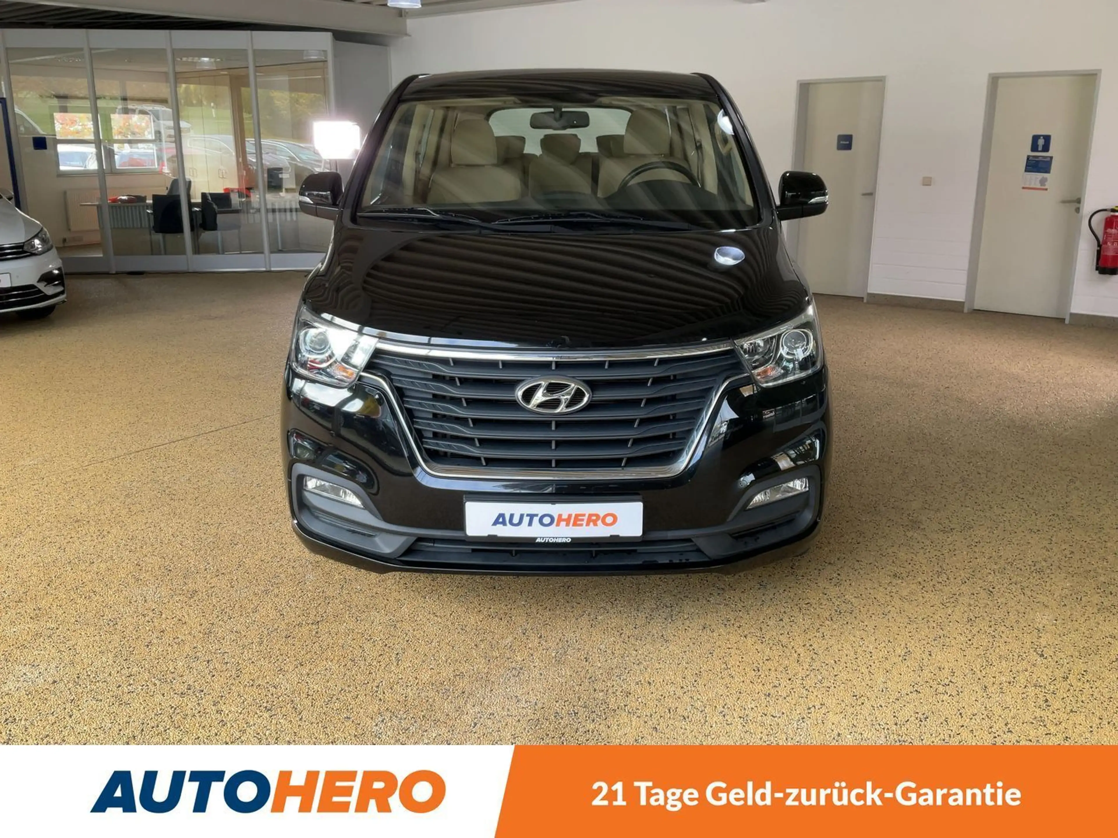 Hyundai H-1 2.5 CRDi Travel Premium Aut*NAVI*TEMPO*CAM*PDC*SHZ — photo 9