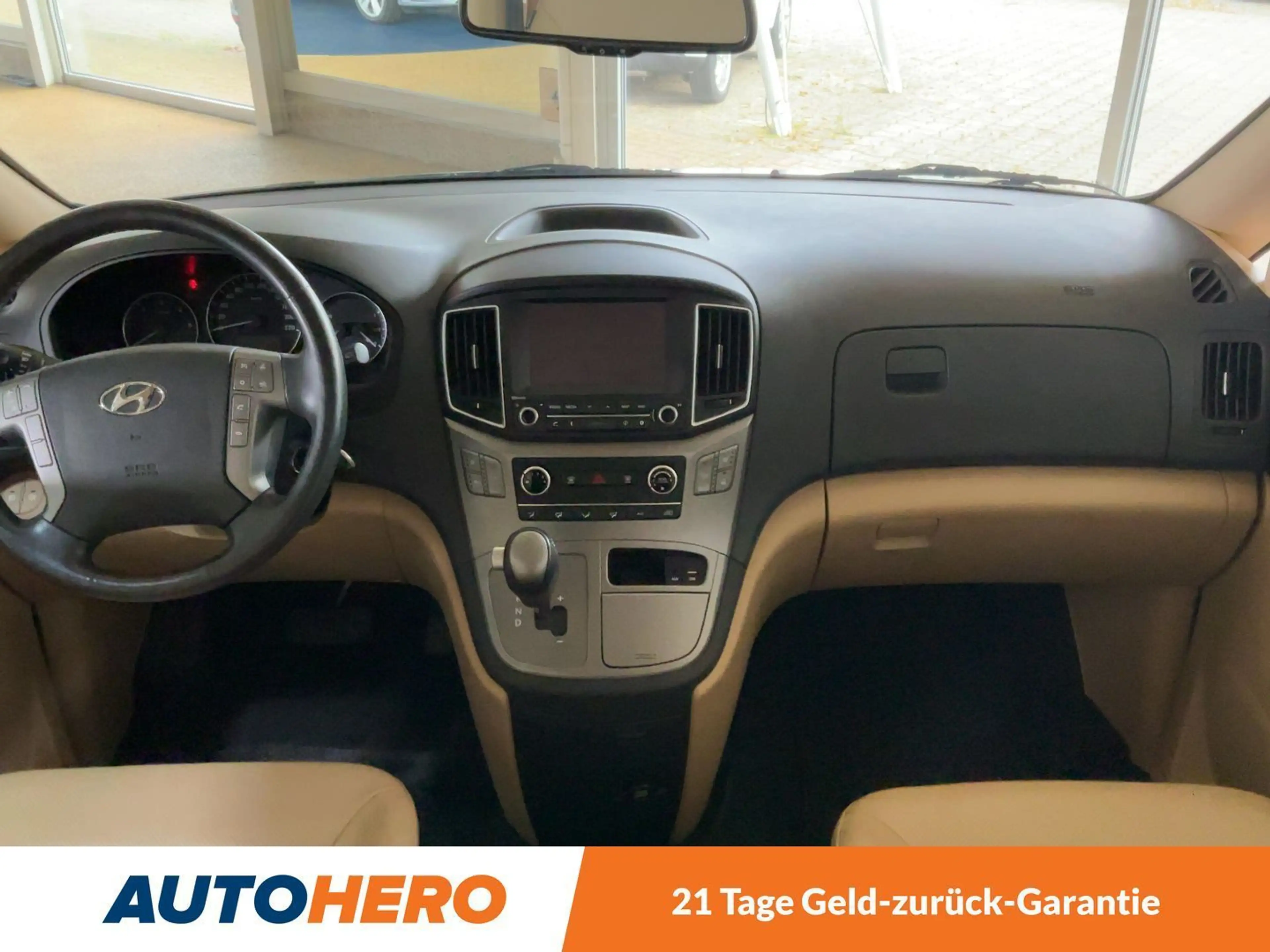 Hyundai H-1 2.5 CRDi Travel Premium Aut*NAVI*TEMPO*CAM*PDC*SHZ — photo 12