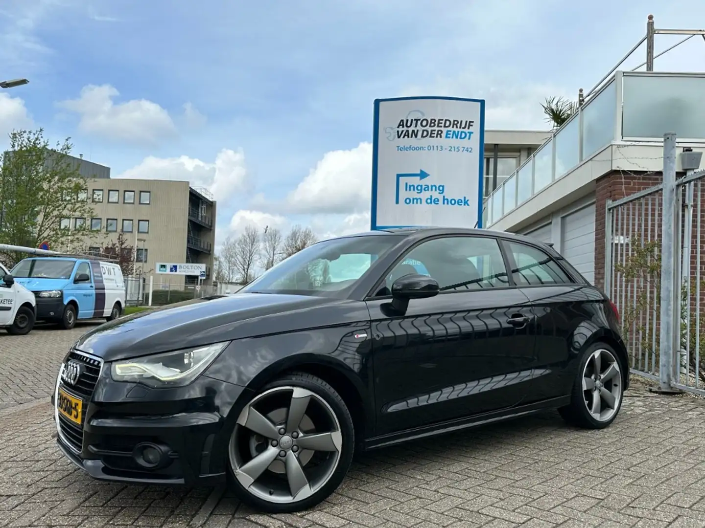 Audi A1 1.4 TFSI S edition Fekete - 1