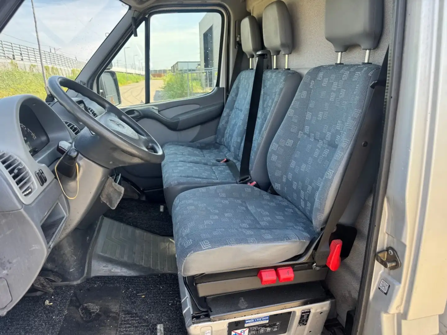 Mercedes-Benz Sprinter 411 CDI 2.2 355 AIRCO 3 pers LAADKLEP TOP CONDITIO Grijs - 2