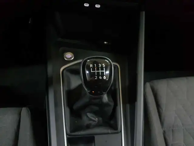 Volkswagen Golf view 10