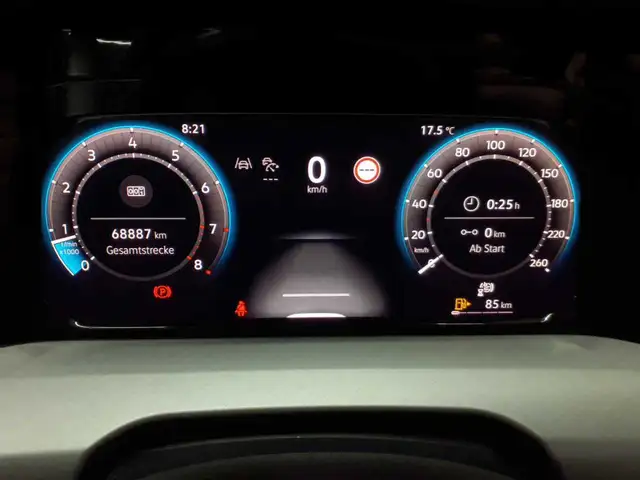 Volkswagen Golf view 11