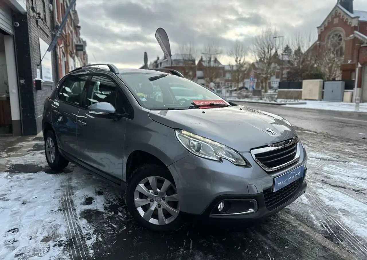 Peugeot 2008 e-Hdi 92ch business pack PremiÃ¨re main