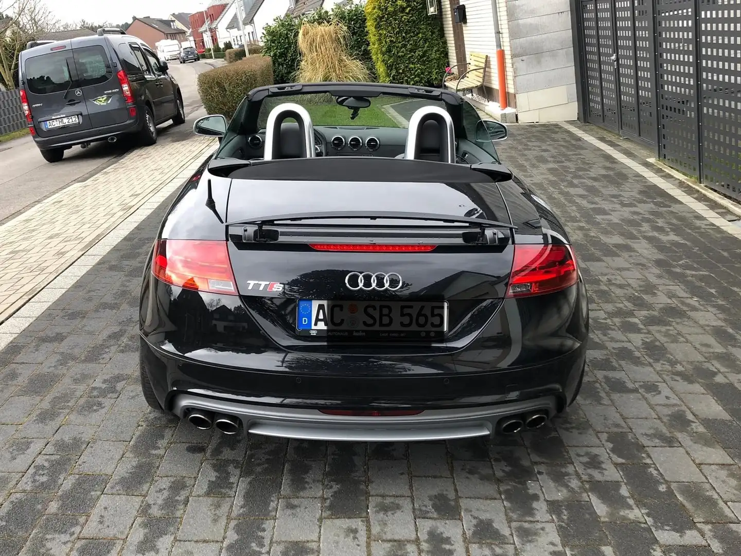 Audi TT 2.0 TFSI TTS Roadster quattro Schwarz - 1