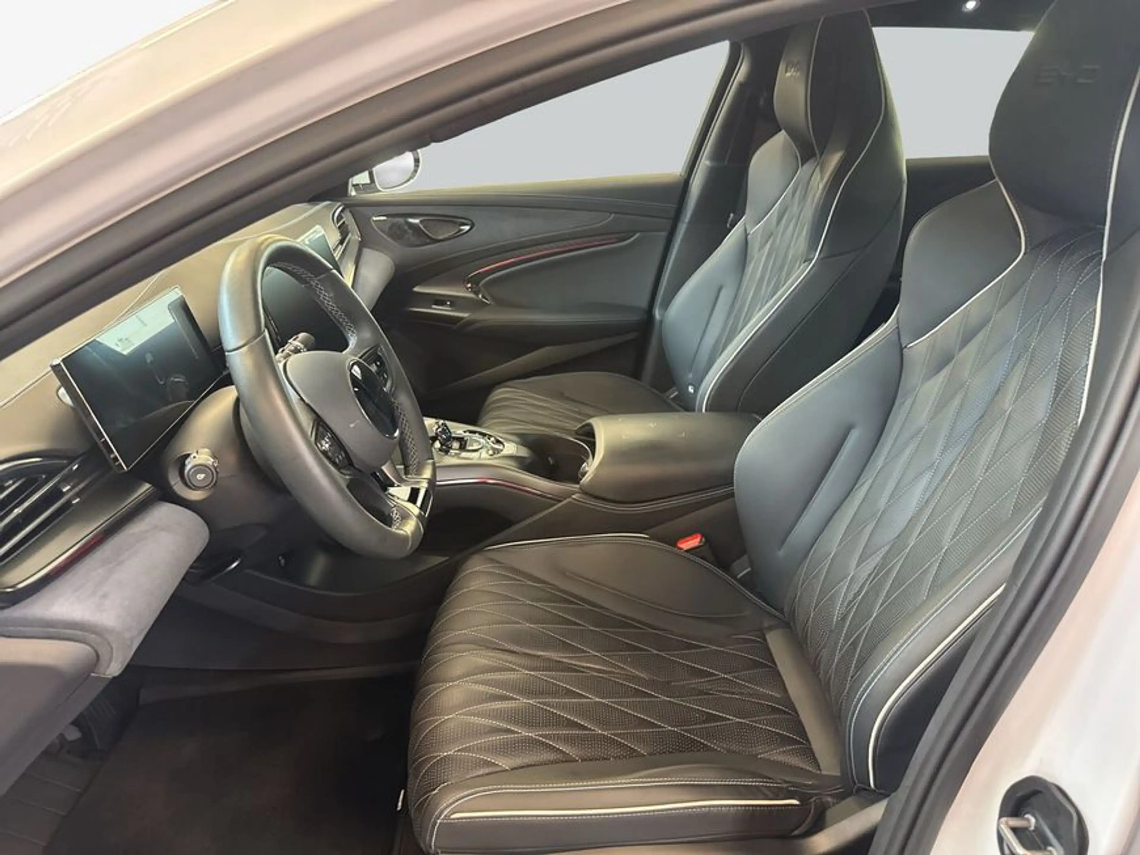 BYD Seal Excellence — photo 11