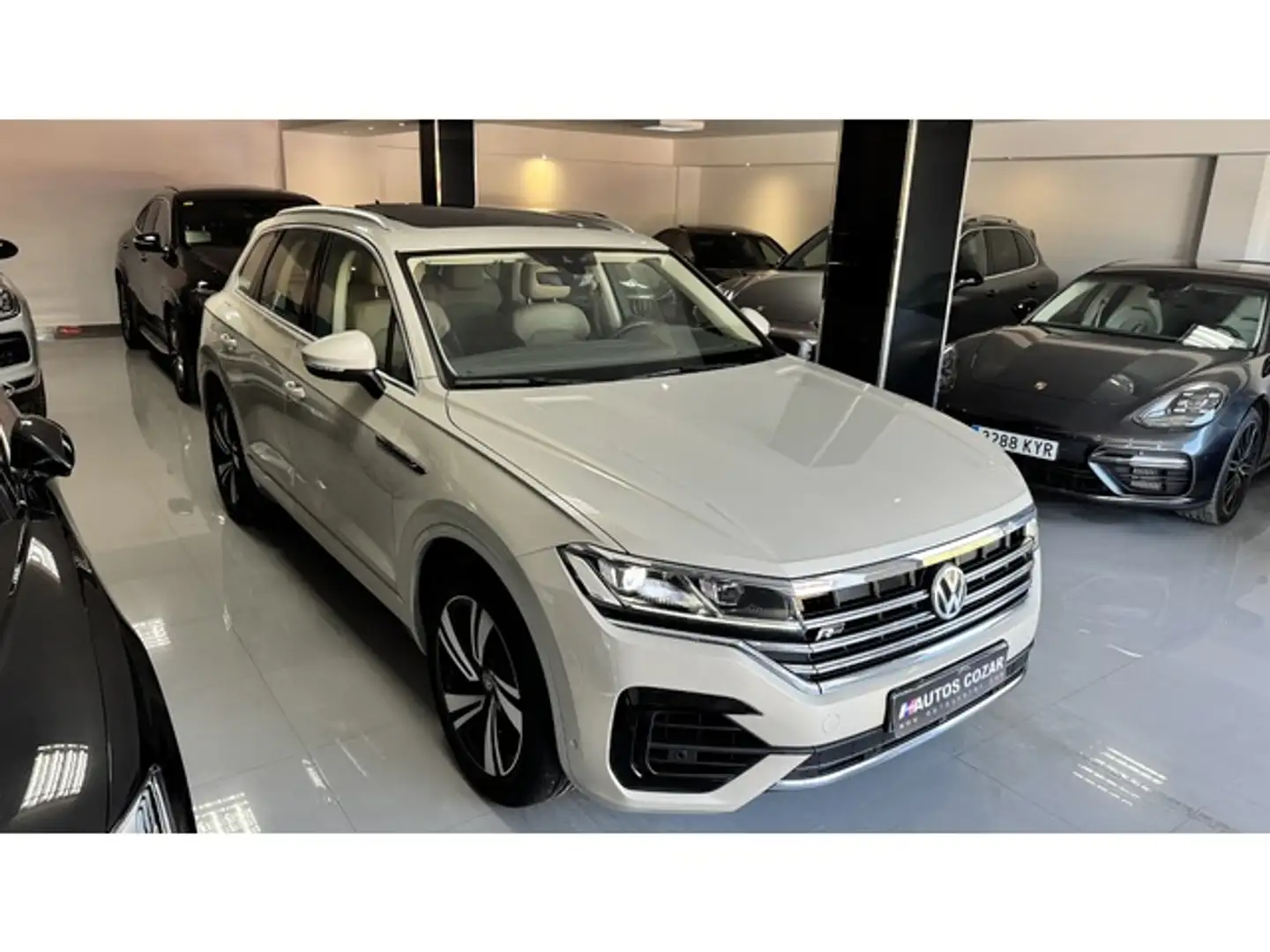 Volkswagen Touareg 3.0TDI V6 R-Line Individual Tip. Atmosphere 4M 170 Beige - 2