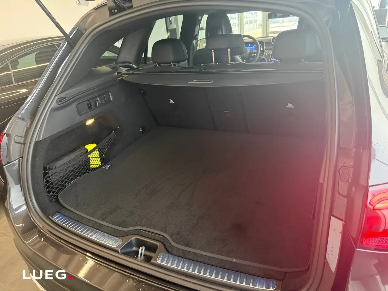 Mercedes-Benz GLC 220 d 4MATIC AMG+NIGHT+AHK+MEMORY+360+DISTR 16