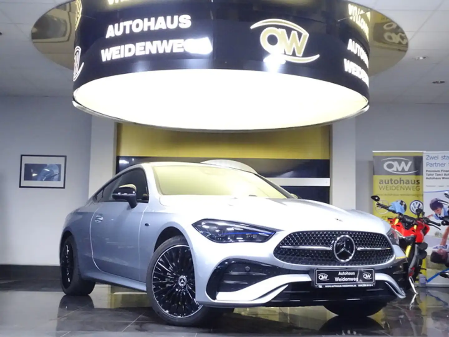 Mercedes-Benz CLE 300 e Cp.AMG Pano Leder Night Burm.LED Digit Silber - 2