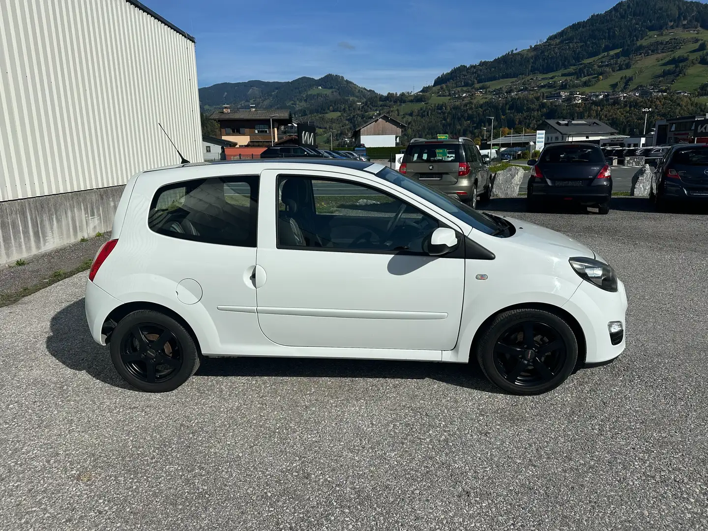 Renault Twingo 1,2  Benzin Pickerl 9/2026 Weiß - 2