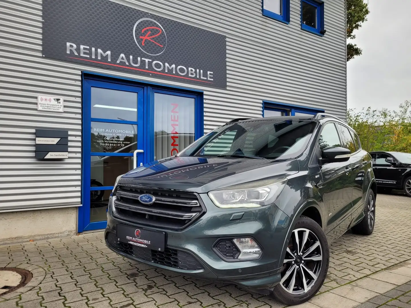Ford Kuga 1.5 ST-Line AUTOMATIK *NAVI*KAMERA*SHZ*TEIL-LEDER Grün - 1