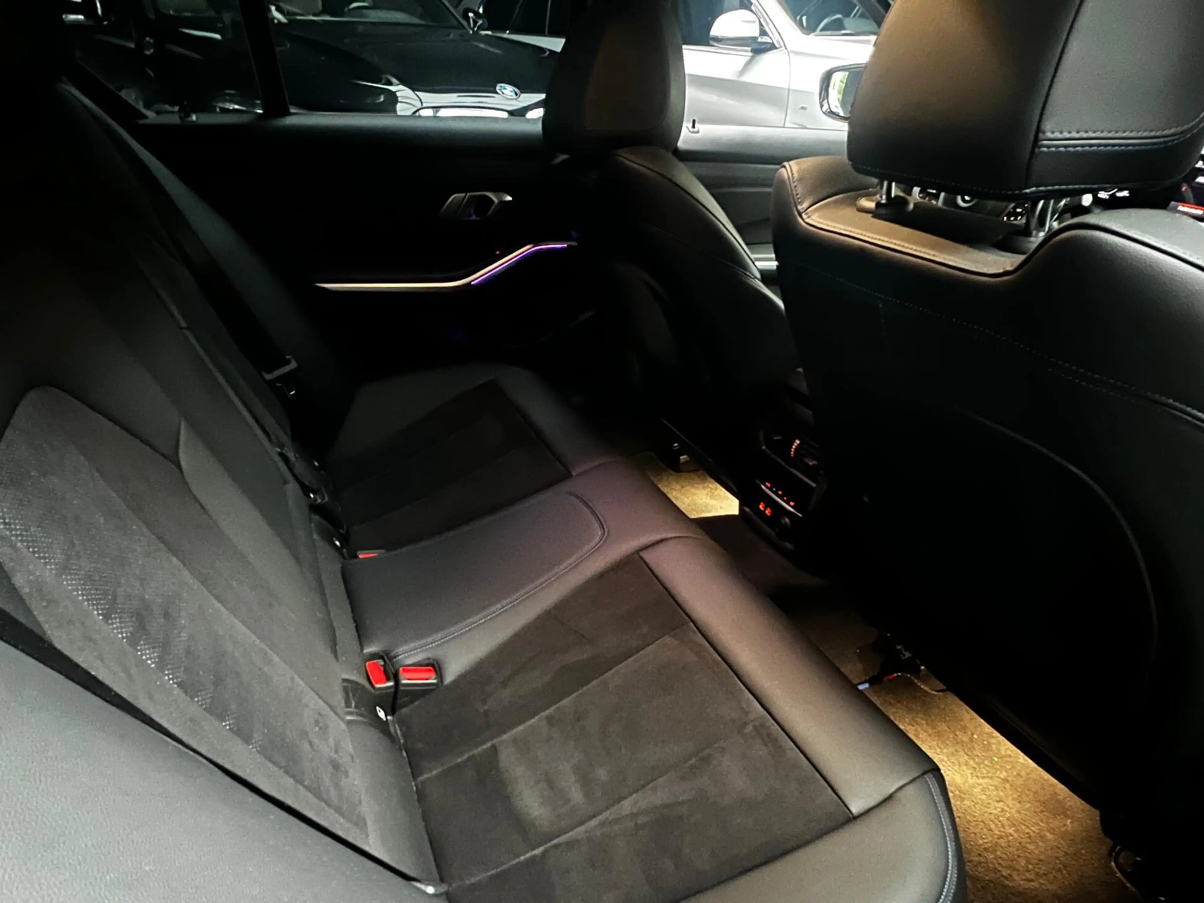BMW 320 3-serie 320i M-sport Head Up Leer Navi PDC Virtual — photo 15