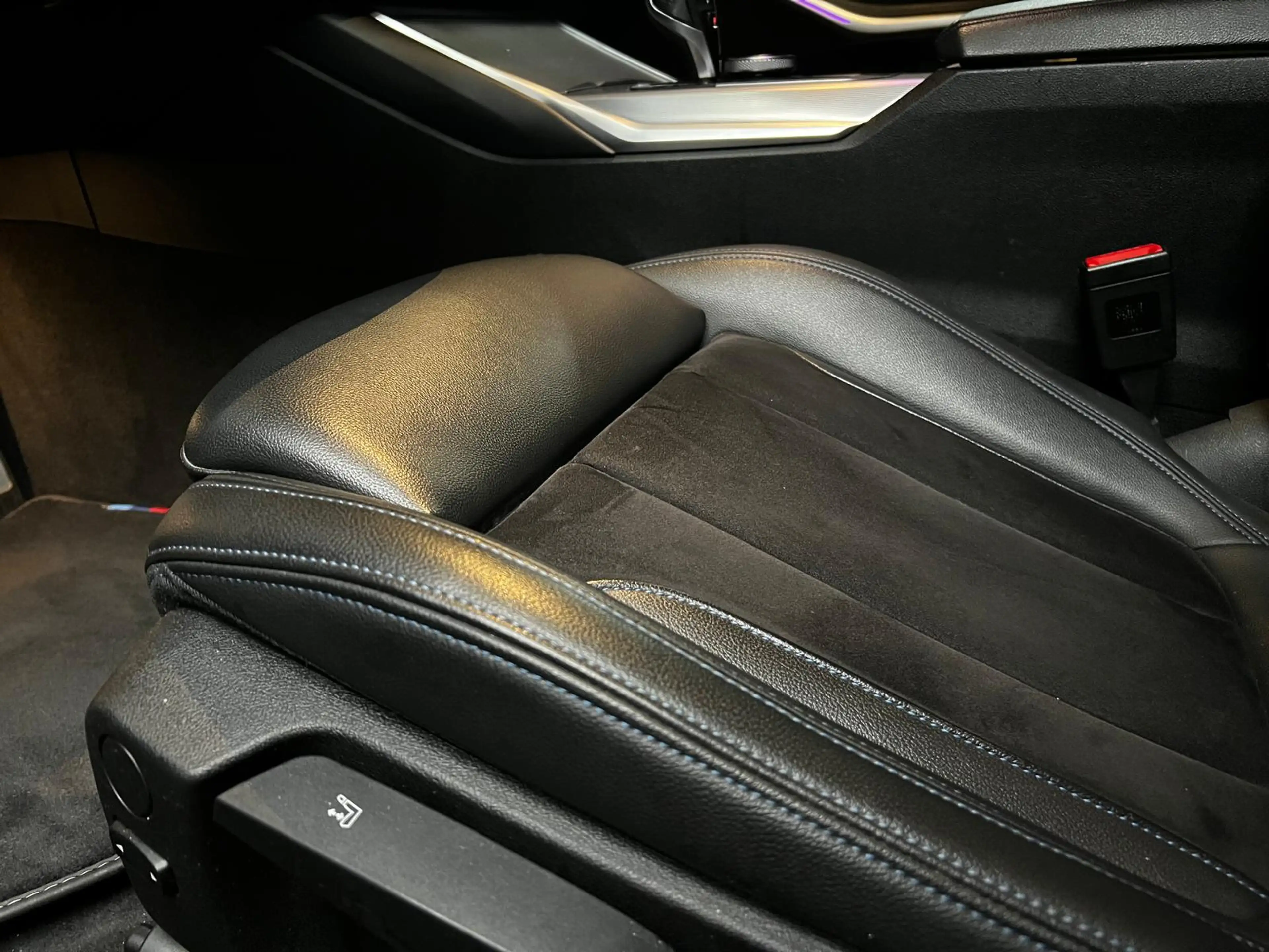 BMW 320 3-serie 320i M-sport Head Up Leer Navi PDC Virtual — photo 13