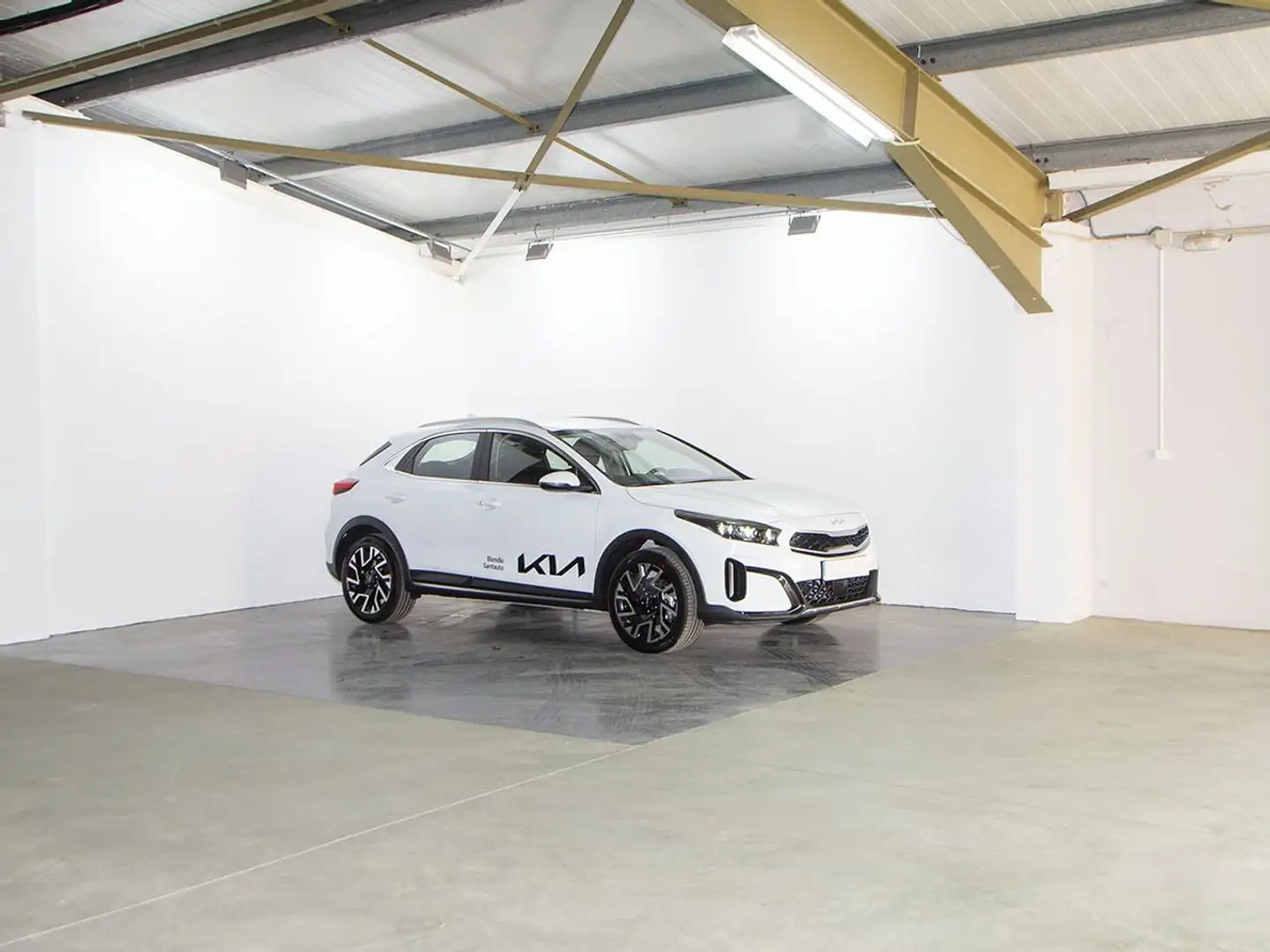 Kia XCeed 1.6 GDI PHEV ETECH 141 5P Weiß - 2